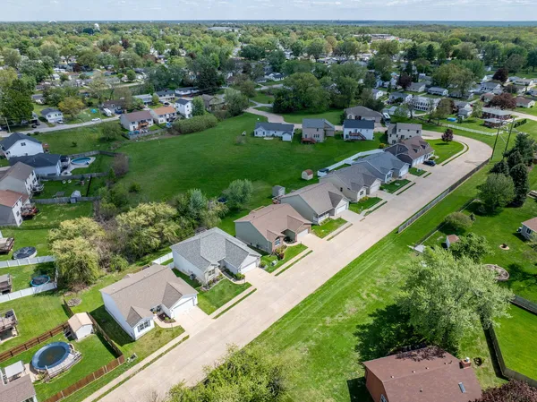 $339,900 | 14 Hidden Valley Circle, Davenport, IA 52804