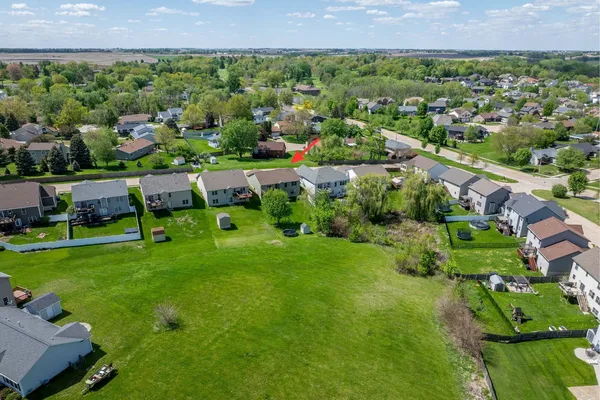 $339,900 | 14 Hidden Valley Circle, Davenport, IA 52804