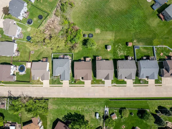 $339,900 | 14 Hidden Valley Circle, Davenport, IA 52804