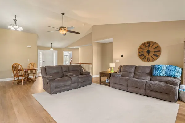 $339,900 | 14 Hidden Valley Circle, Davenport, IA 52804