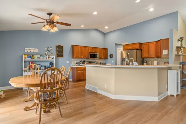 $339,900 | 14 Hidden Valley Circle, Davenport, IA 52804