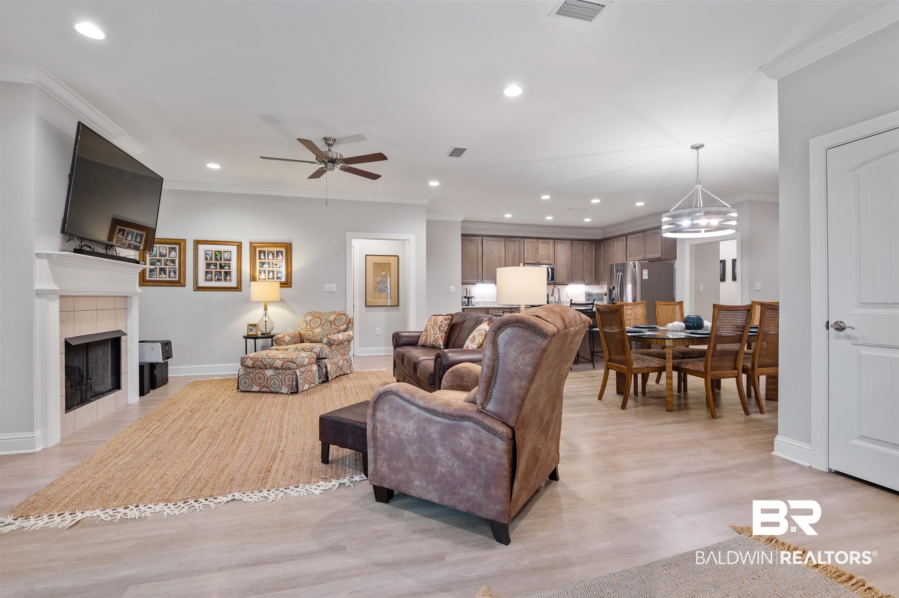 502 Holmes Avenue Foley, AL 36535 - Photo 5 of 41