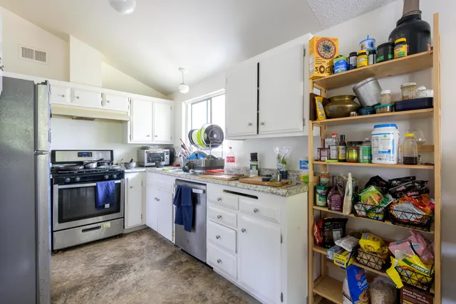 $2,500,000 | 4817 San Gordiano Avenue, Santa Barbara, CA 93111