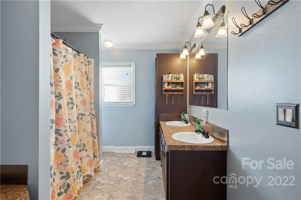 3698 Innes Lane Maiden, NC 28650 - Photo 20 of 25 Gallery Image 20
