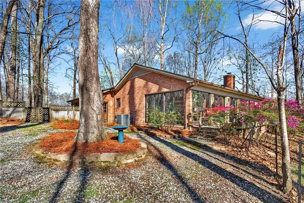 $625,000 | 7736 Penns Grove Road, Summerfield, NC 27358