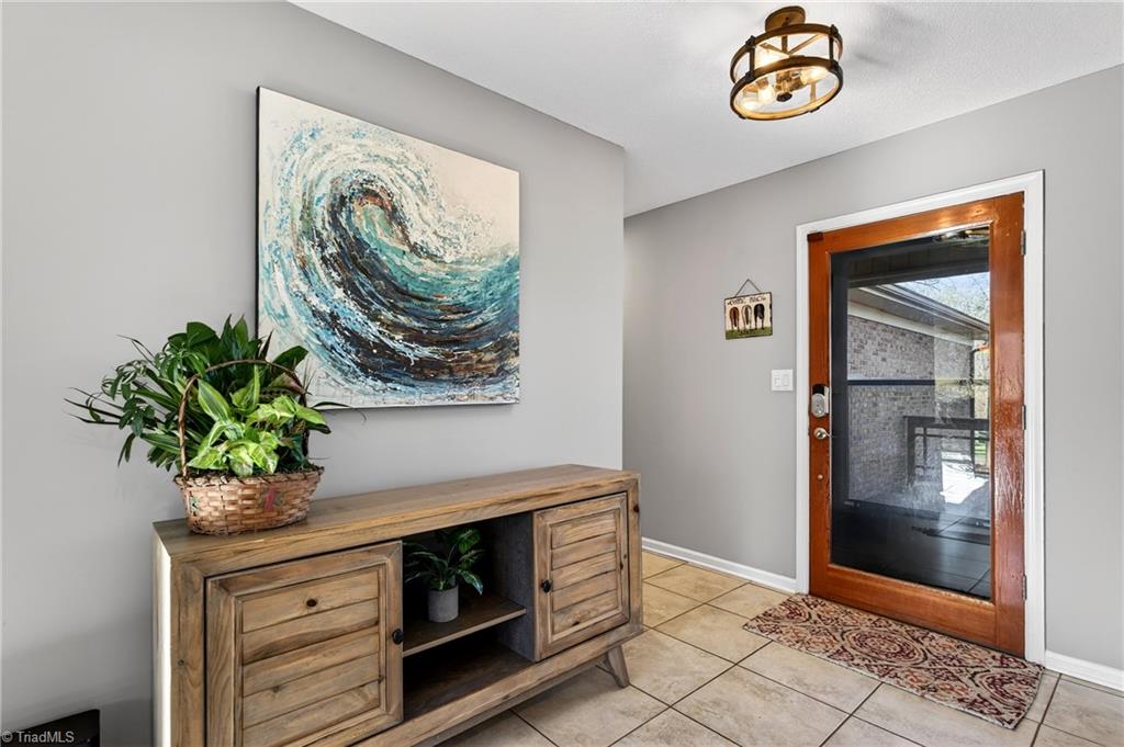 7736 Penns Grove Road Summerfield, NC 27358 - Photo 5 of 50 Spacious foyer!