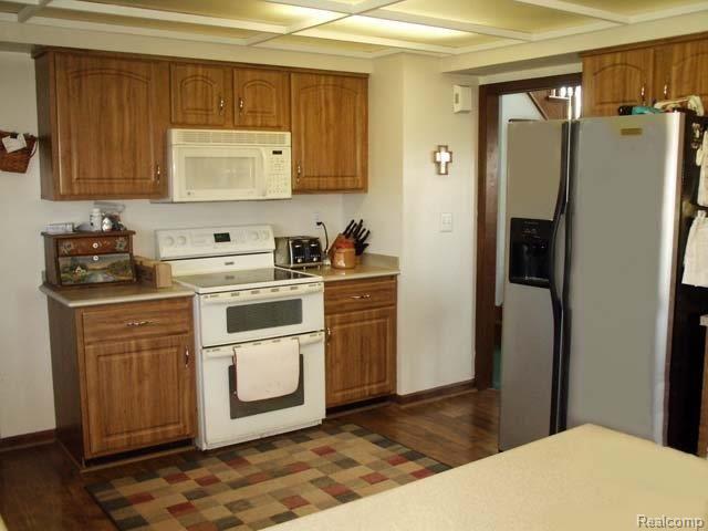 4750 North Rochester Road Rochester, MI 48306 - Photo 7 of 20 Kitchen view # 3