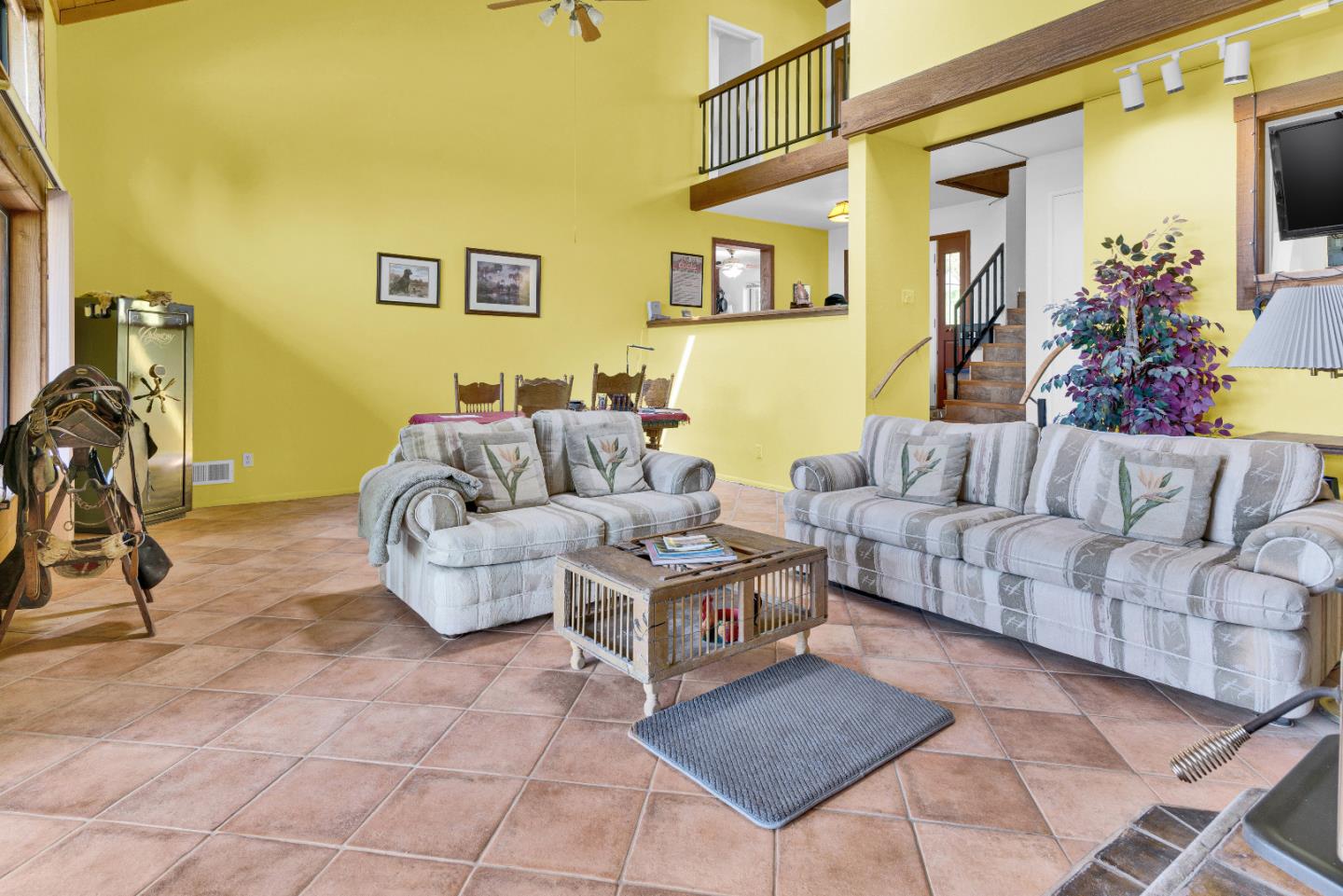 38483 Milpitas Road Greenfield, CA 93927 - Photo 21 of 55 a living room with furniture and a flat screen tv