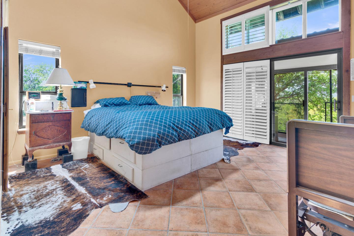 38483 Milpitas Road Greenfield, CA 93927 - Photo 22 of 55 a bed sitting in a bedroom next to a window