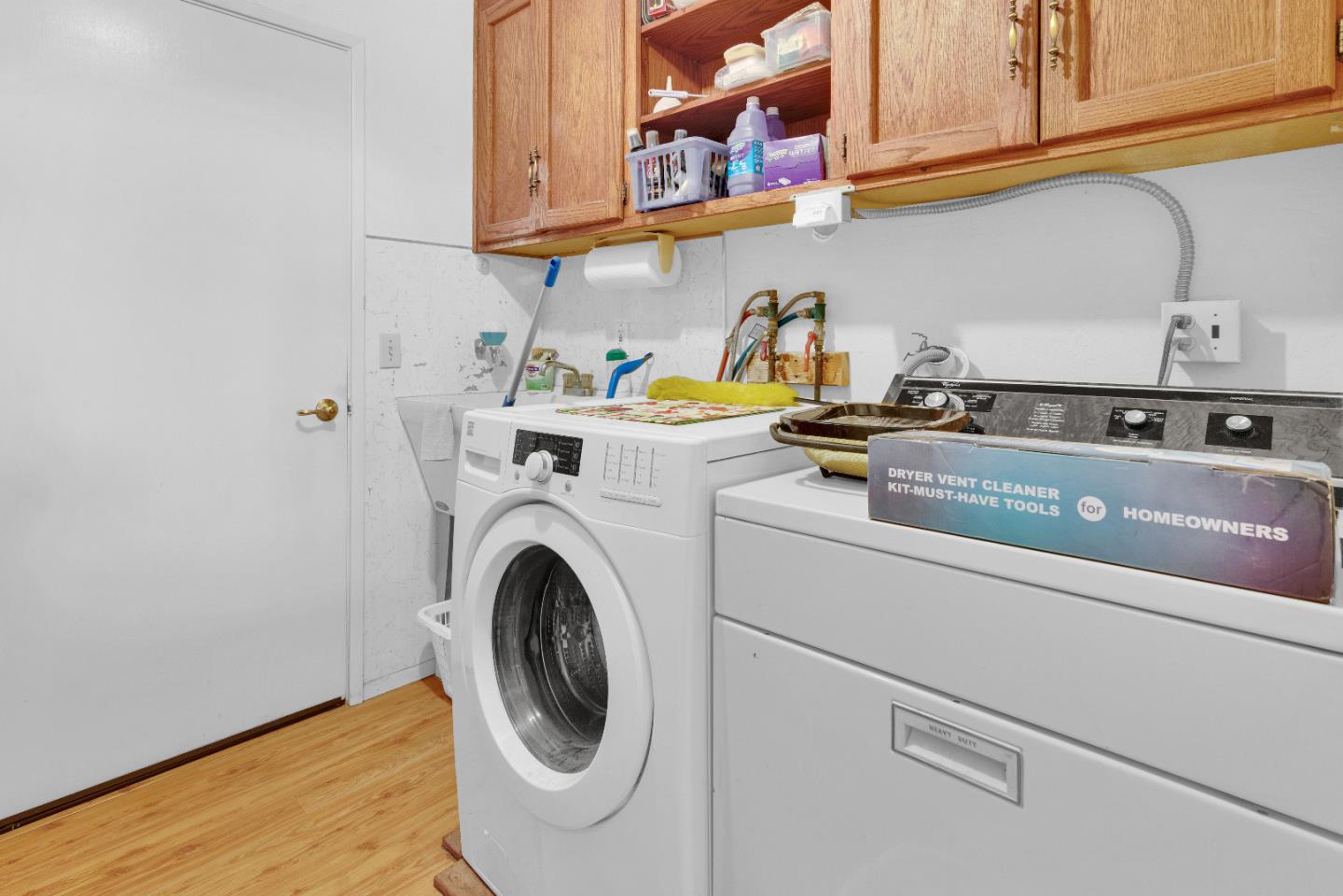 38483 Milpitas Road Greenfield, CA 93927 - Photo 27 of 55 a utility room with dryer and washer