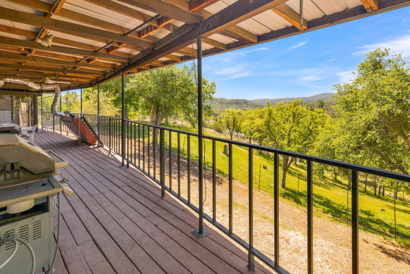 38483 Milpitas Road Greenfield, CA 93927 - Photo 46 of 55 a view of a balcony with wooden floor