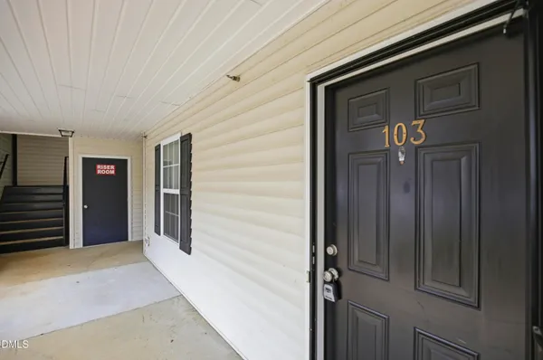 $1,600 | 3000 Trailwood Pines Lane, Unit 103, Raleigh, NC 27603