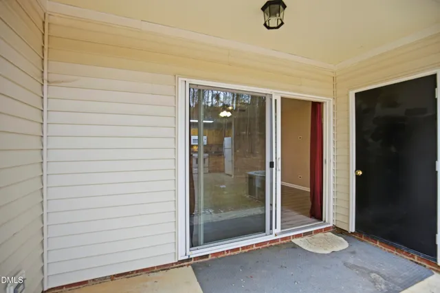 $1,800 | 3000 Trailwood Pines Lane, Unit 103, Raleigh, NC 27603