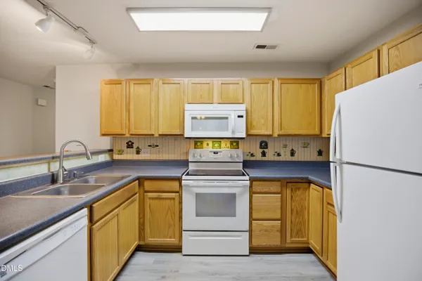 $1,600 | 3000 Trailwood Pines Lane, Unit 103, Raleigh, NC 27603