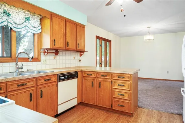 $209,000 | 49 Lakeshore Drive, Garnett, KS 66032