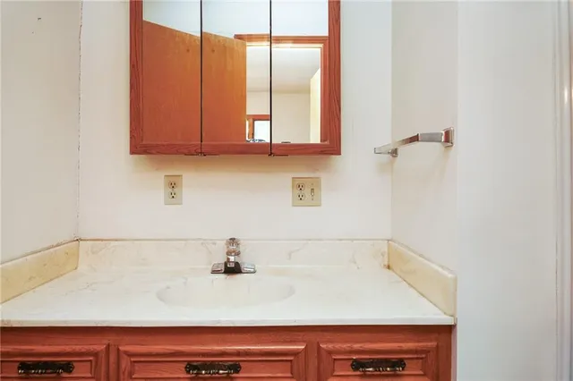 $209,000 | 49 Lakeshore Drive, Garnett, KS 66032