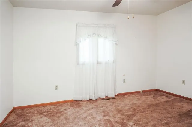 $209,000 | 49 Lakeshore Drive, Garnett, KS 66032