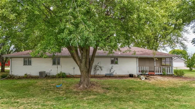 $209,000 | 49 Lakeshore Drive, Garnett, KS 66032