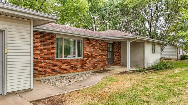 $209,000 | 49 Lakeshore Drive, Garnett, KS 66032