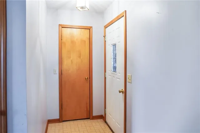 $209,000 | 49 Lakeshore Drive, Garnett, KS 66032