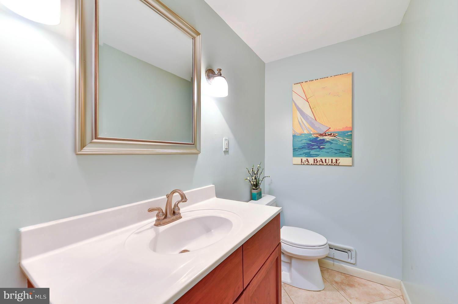 2300 Londonderry Road Alexandria, VA 22308 - Photo 15 of 30 Bath