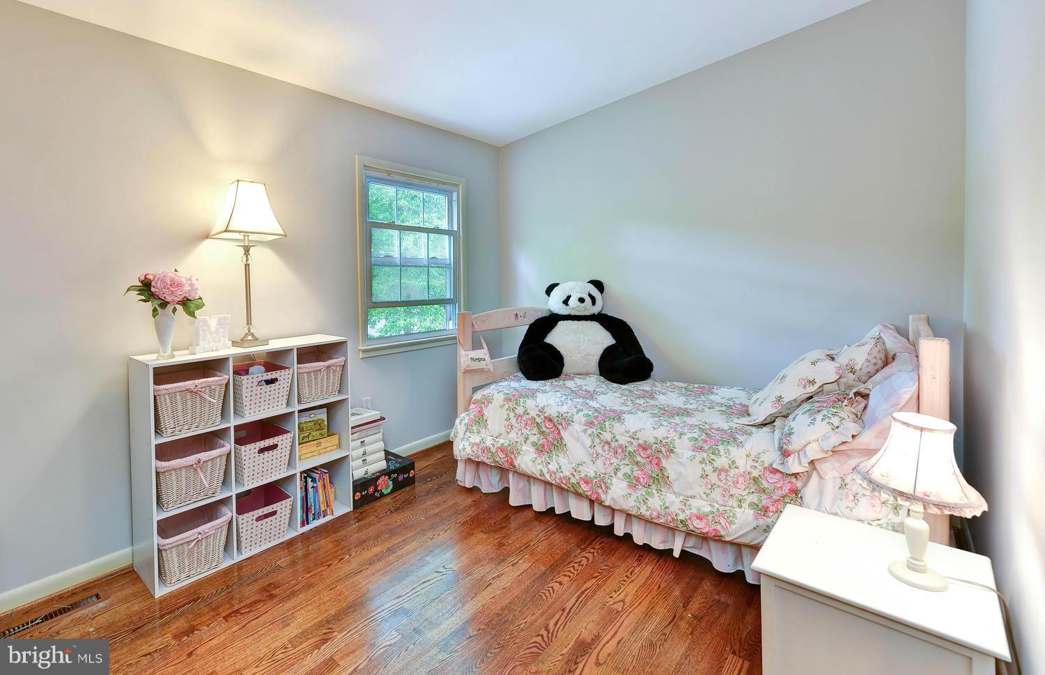 2300 Londonderry Road Alexandria, VA 22308 - Photo 24 of 30 Bedroom