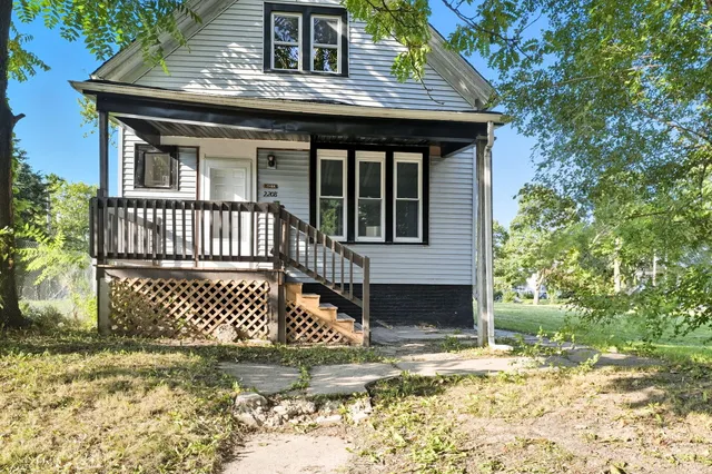 $159,900 | 2208 West Brown Street, Milwaukee, WI 53205