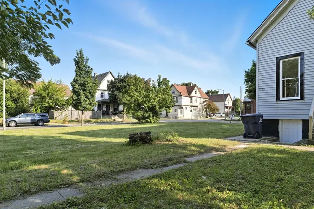 $159,900 | 2208 West Brown Street, Milwaukee, WI 53205