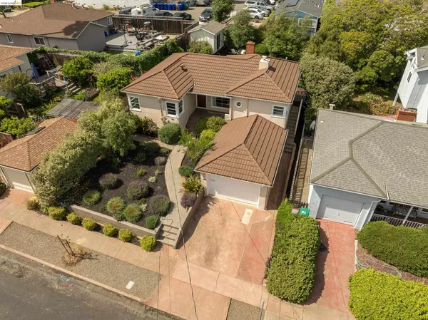 $699,000 | 5625 Sacramento Avenue, Richmond, CA 94804
