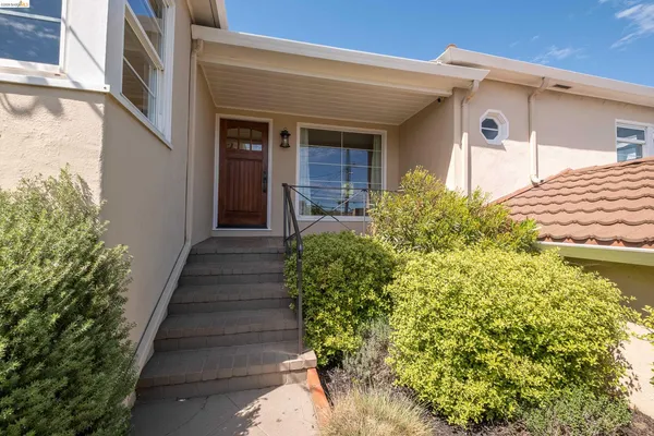 $699,000 | 5625 Sacramento Avenue, Richmond, CA 94804