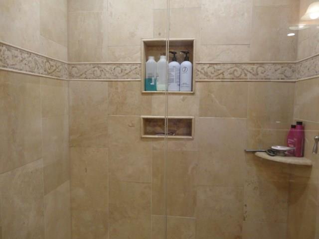 5013 Julia Lane McKees Rocks, PA 15136 - Photo 16 of 25 Master bath
