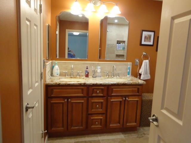 5013 Julia Lane McKees Rocks, PA 15136 - Photo 17 of 25 Master bath