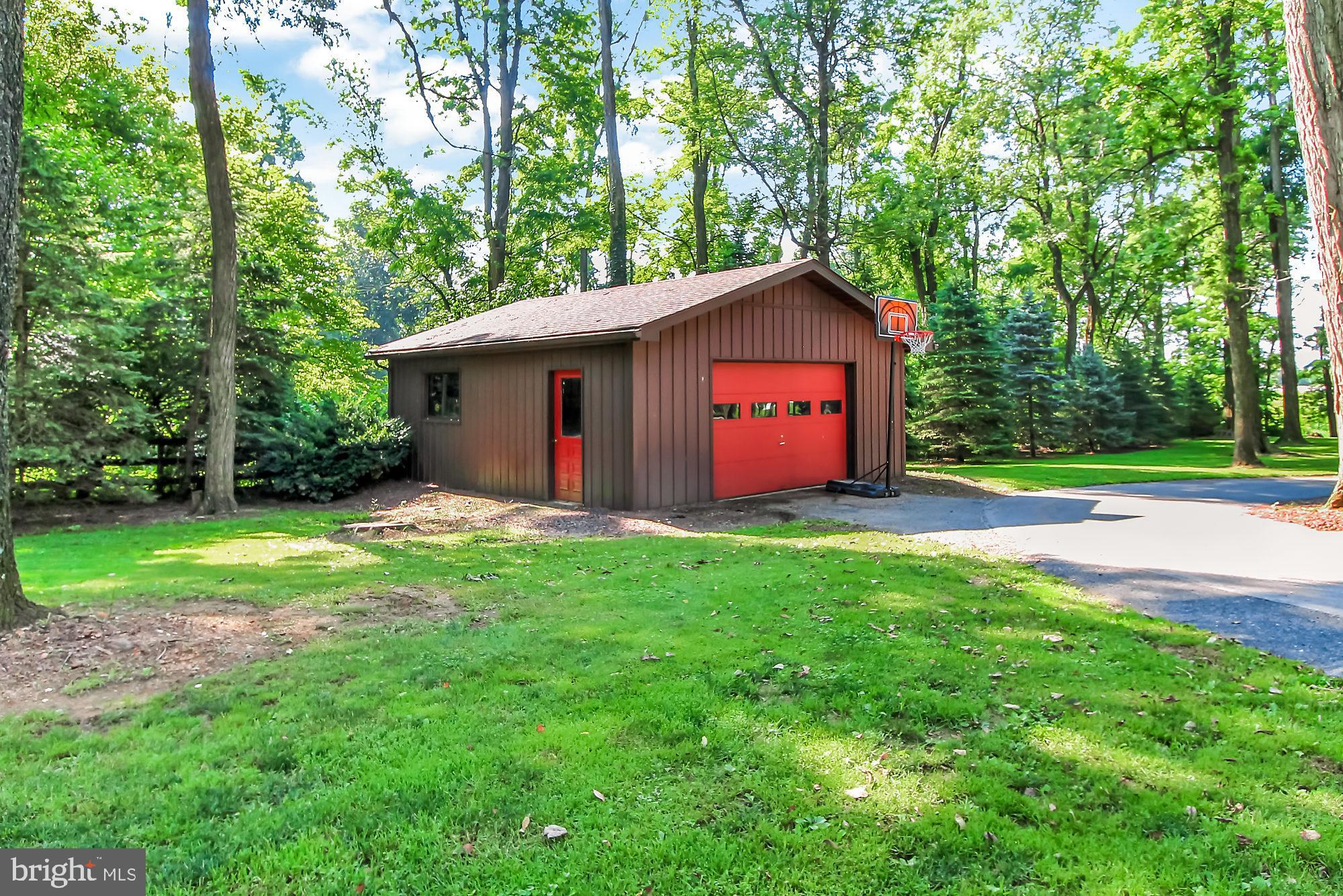 2537 Leisczs Bridge Road Reading, PA 19605 - Photo 31 of 33