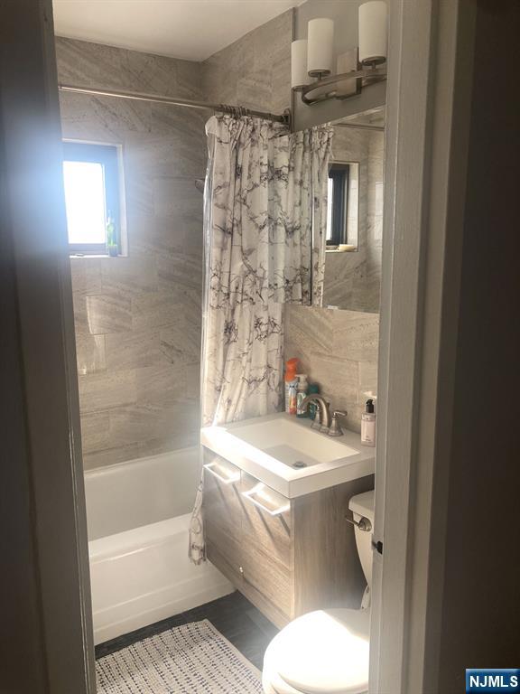 3001 Edwin Avenue, Unit 3J Fort Lee, NJ 07024 - Photo 12 of 18