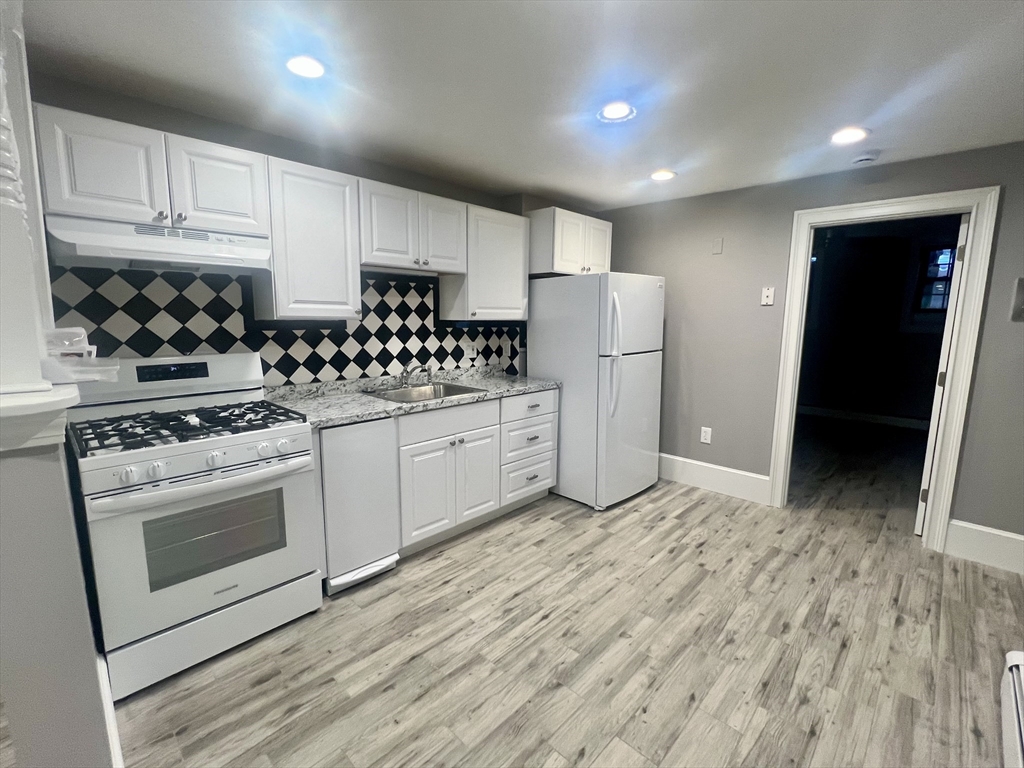 282 K Street, Unit B Boston, MA 02127 - Photo 17 of 18