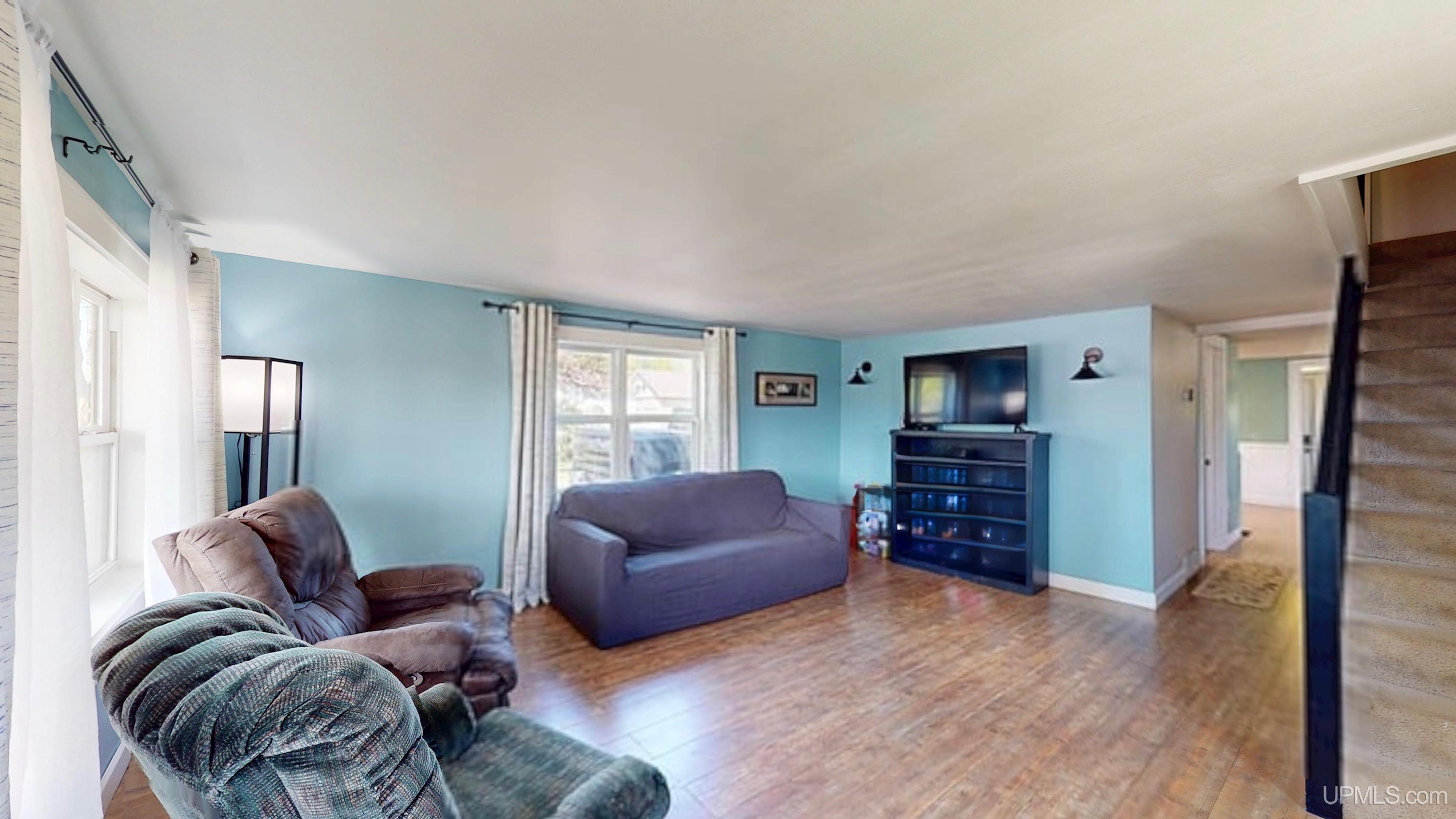 422 Washington Street Ishpeming, MI 49849 - Photo 3 of 46