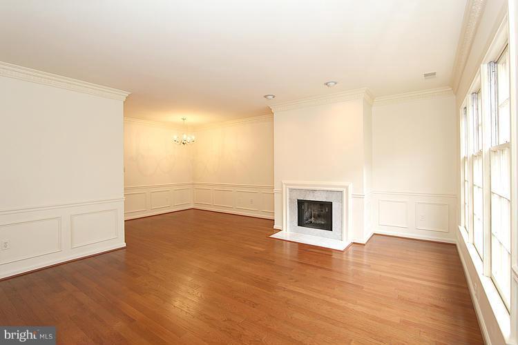 1817 Corcoran Street Northwest, Unit 2 Washington, DC 20009 - Photo 2 of 22 Living Room