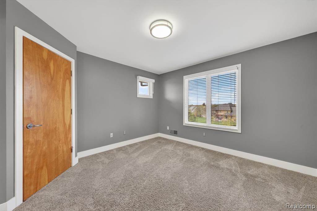 4176 Oak Tree Circle Rochester, MI 48306 - Photo 23 of 49