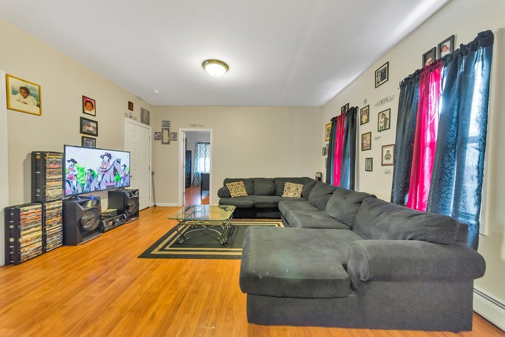 144 King Street Springfield, MA 01109 - Photo 3 of 30 Gallery Image 3