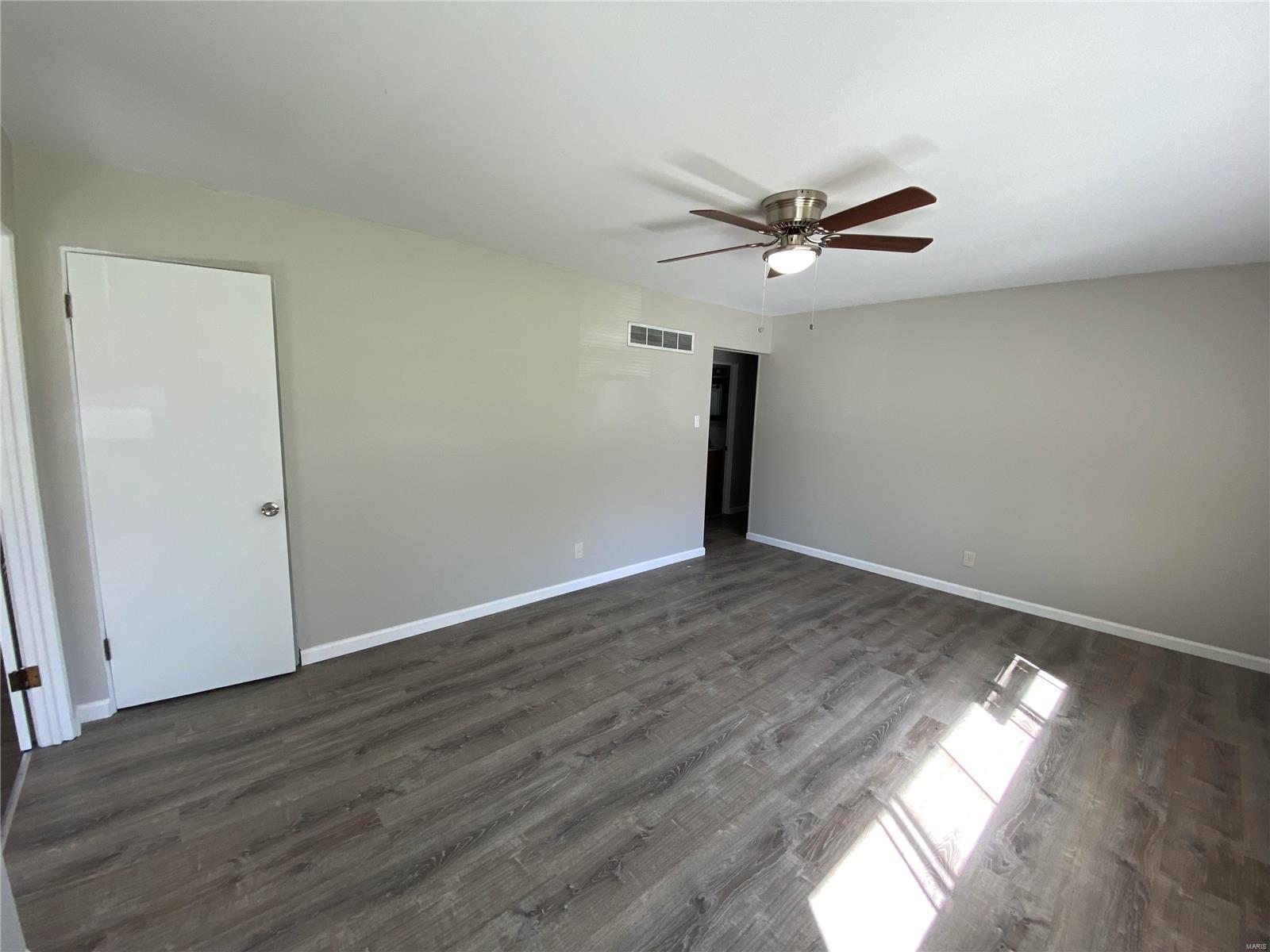 963 Coal Bank Road St. Louis, MO 63138 - Photo 6 of 20