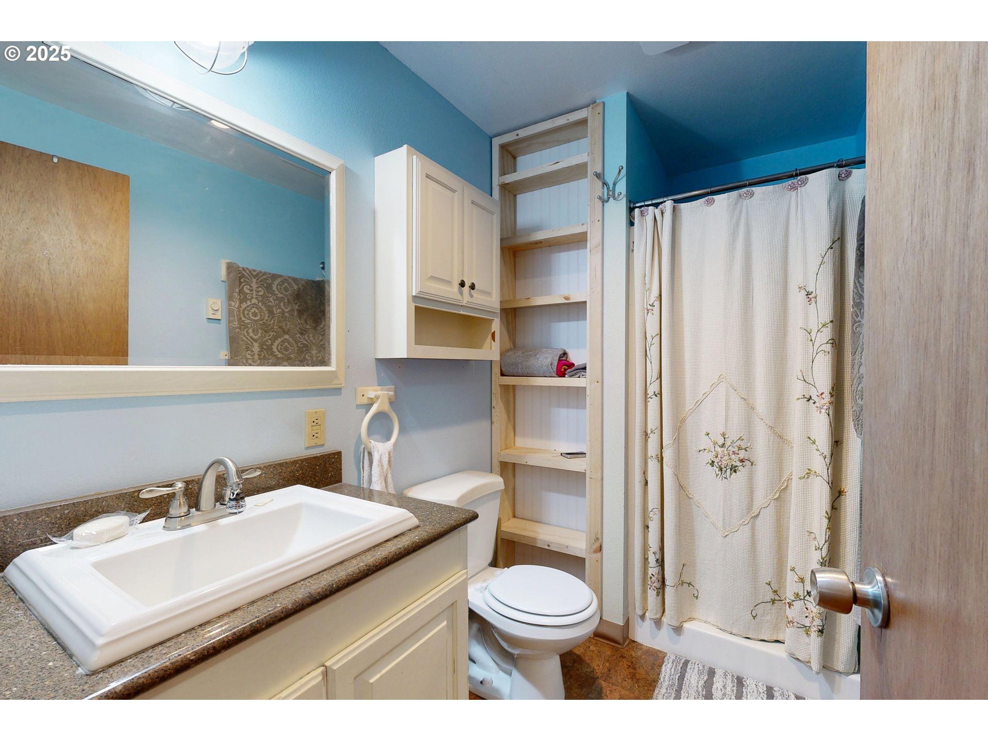 58504 Wildwood Loop Weston, OR 97886 - Photo 23 of 39 a bathroom with a sink toilet and shower