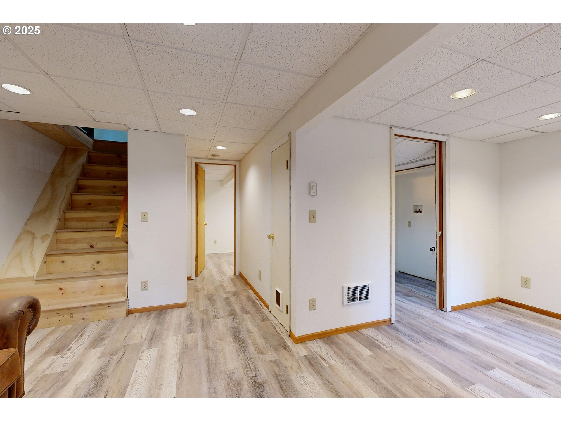 58504 Wildwood Loop Weston, OR 97886 - Photo 31 of 39 en empty room with wooden floor