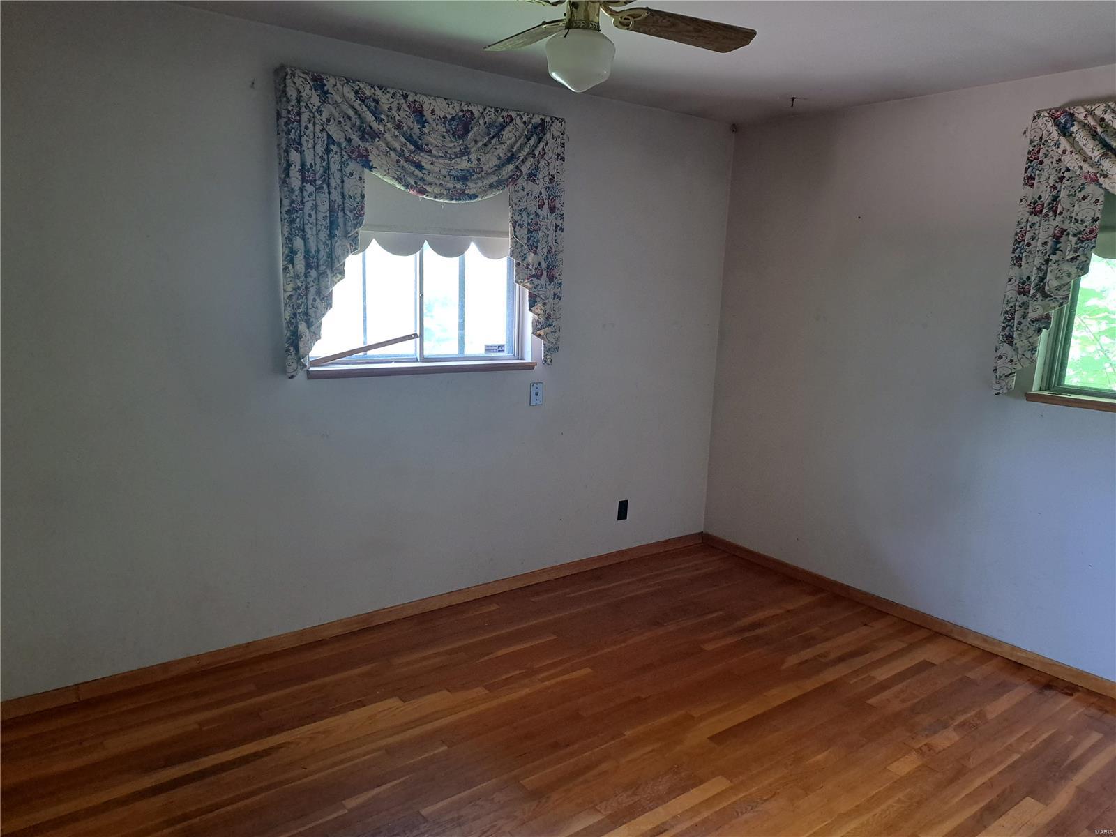 253 Roderick Drive St. Louis, MO 63137 - Photo 4 of 11