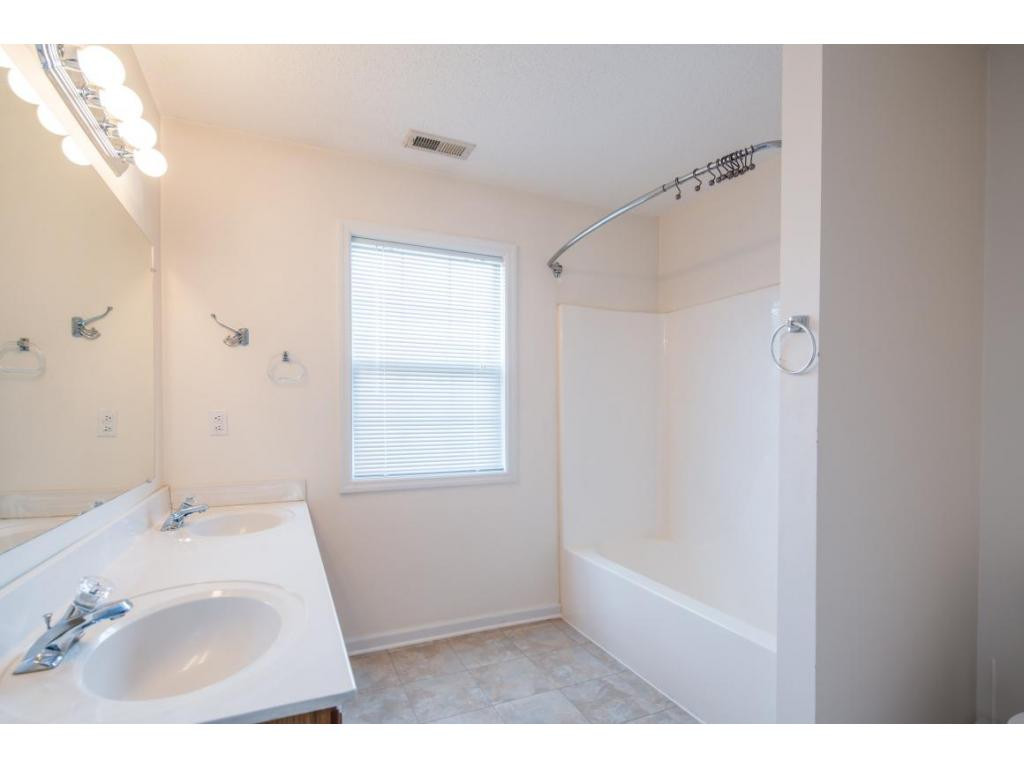 10 Spring Knoll Court Johnson City, TN 37601 - Photo 15 of 24 Master Bath