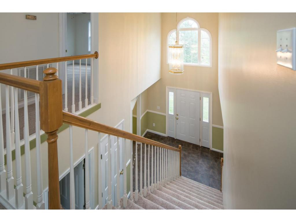 10 Spring Knoll Court Johnson City, TN 37601 - Photo 2 of 24 Foyer and Staircase