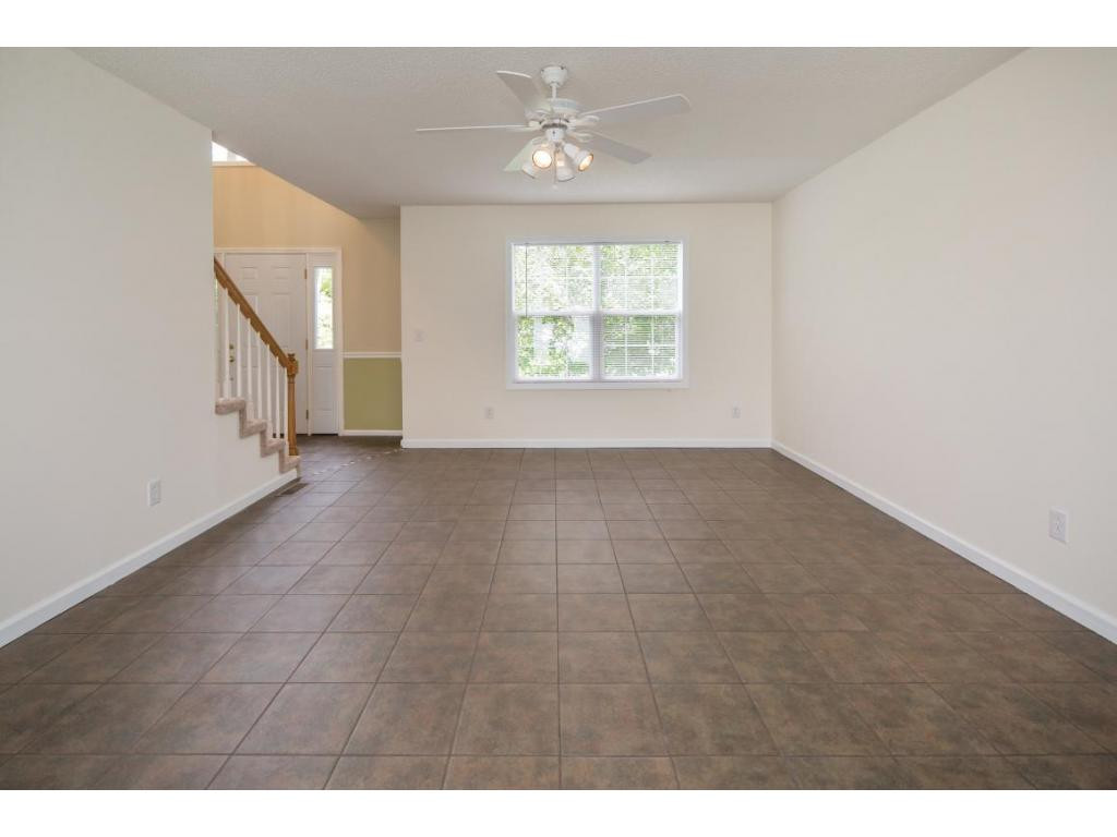 10 Spring Knoll Court Johnson City, TN 37601 - Photo 4 of 24 Another View of Great Room