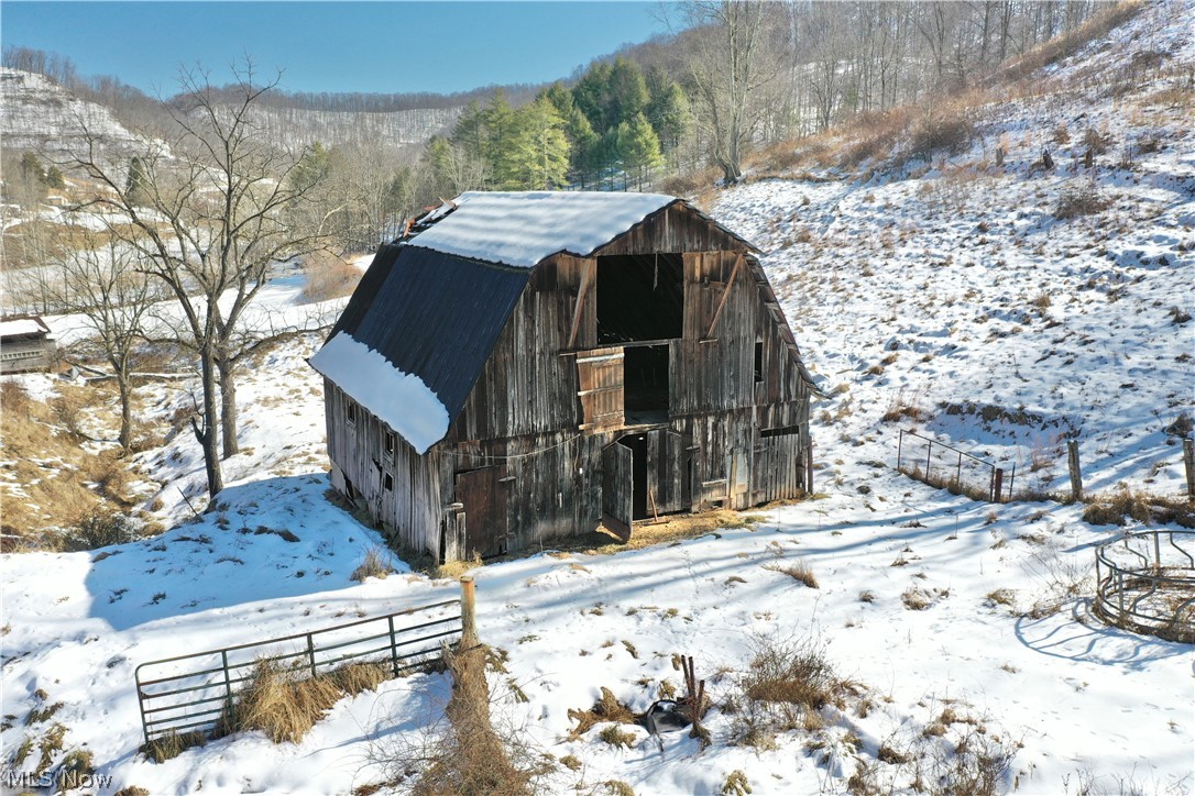 1296 Walker Creek Road Chloe, WV 25235 - Photo 30 of 50 Gallery Image 30