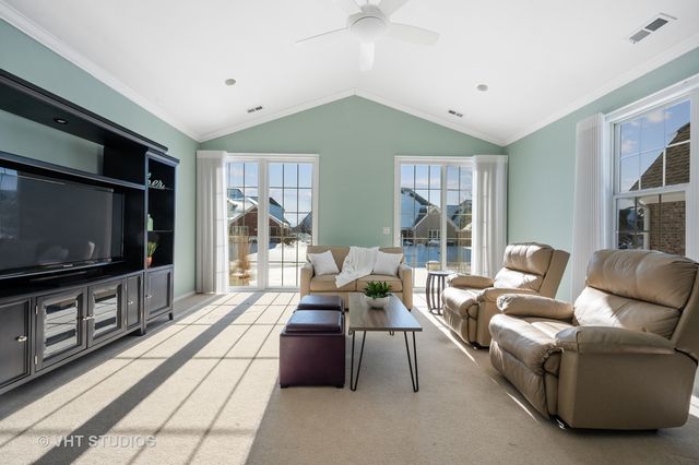 $530,000 | 2111 Washington Drive, Northbrook, IL 60062