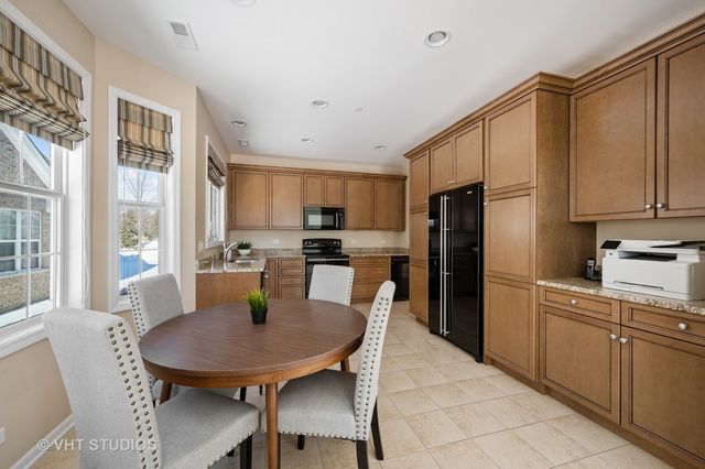 $530,000 | 2111 Washington Drive, Northbrook, IL 60062