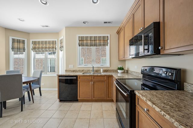 $530,000 | 2111 Washington Drive, Northbrook, IL 60062